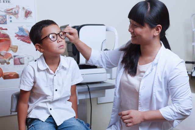 雲霧法による視力検査って何！？子どもの近視を早期発見できる？